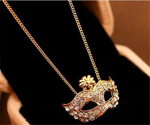 طقم اكسسوارات القناع